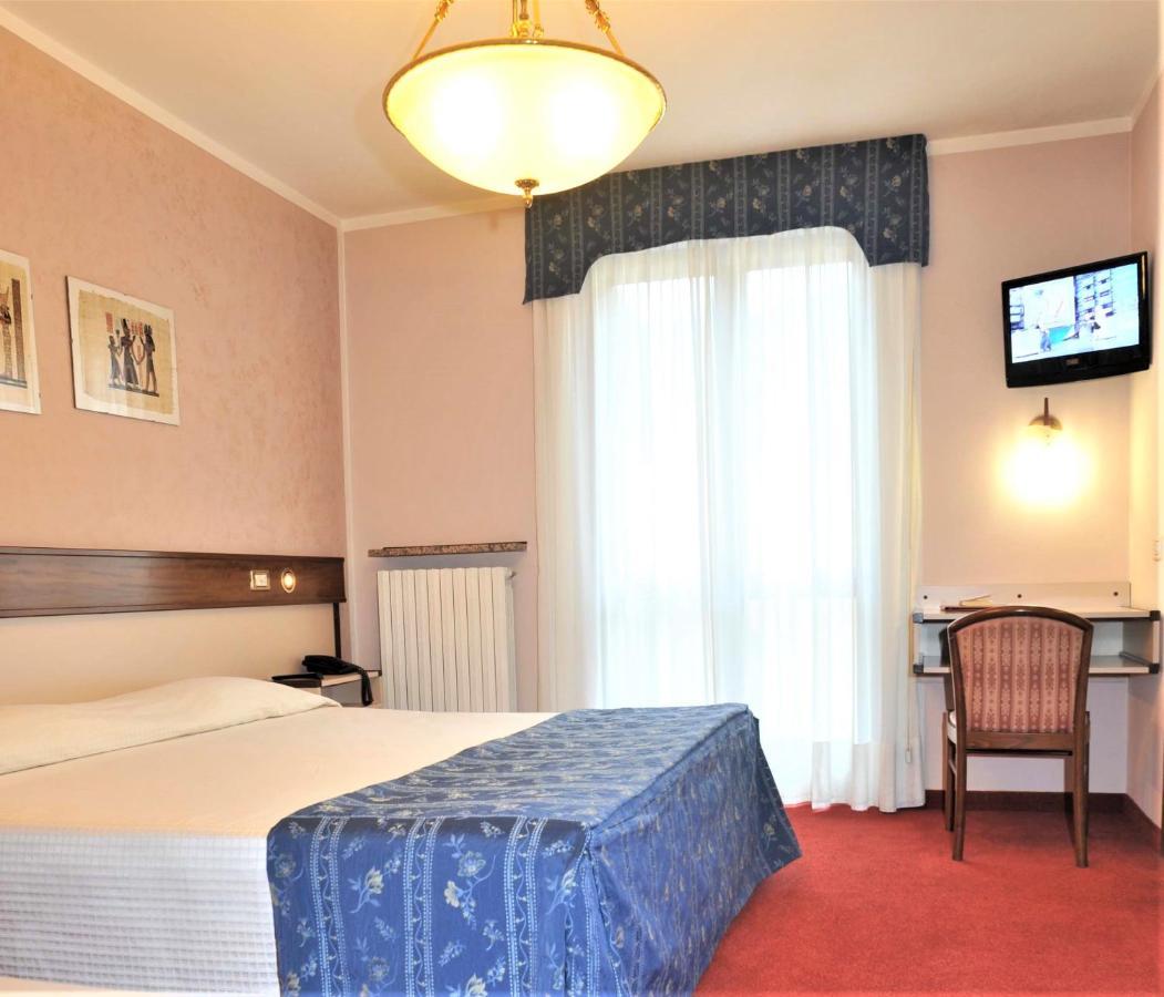Bes Hotel Papa San Pellegrino Terme Ngoại thất bức ảnh