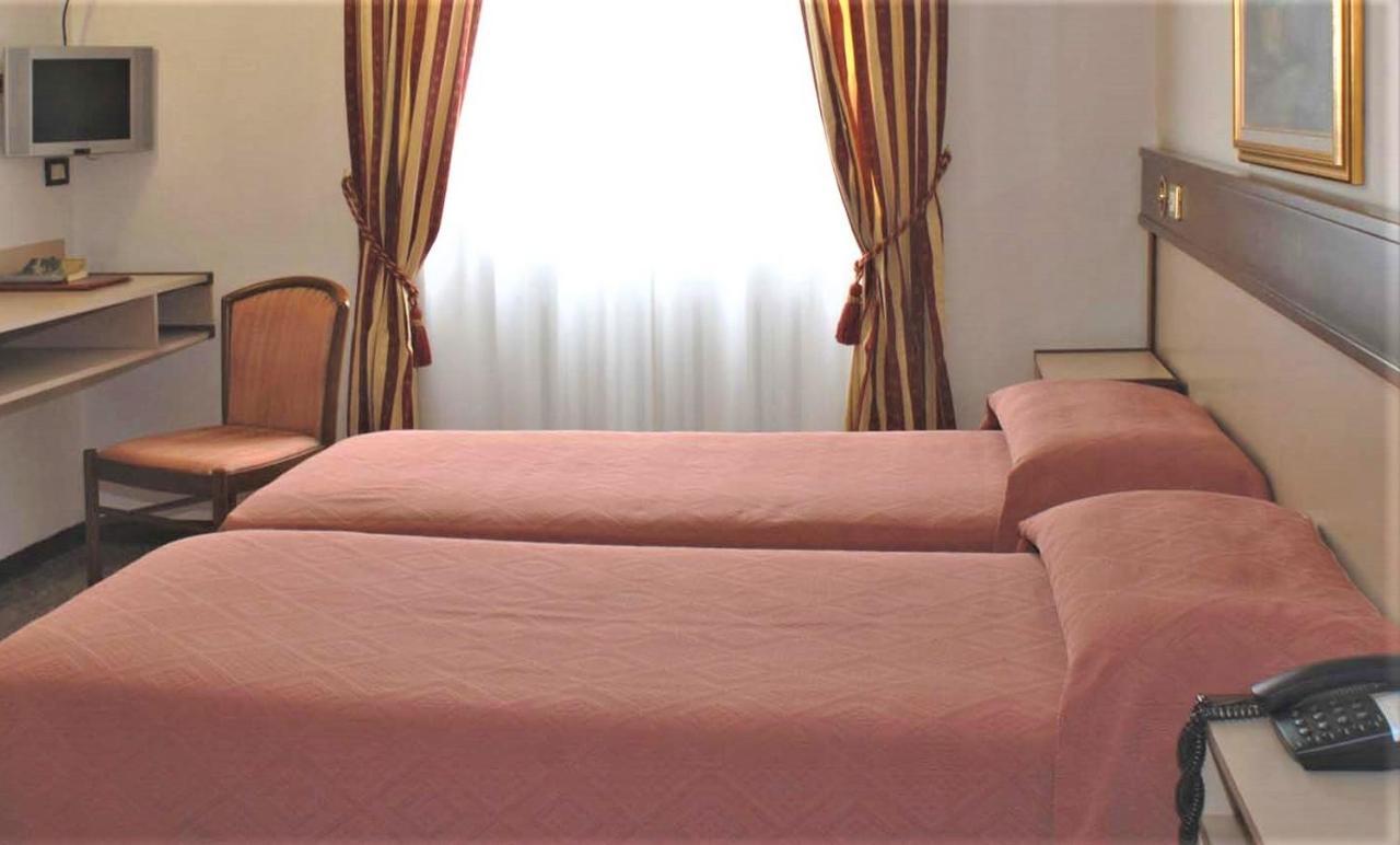 Bes Hotel Papa San Pellegrino Terme Ngoại thất bức ảnh